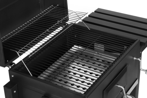 Grill ogrodowy węglowy MultiGarden duży z pokrywą termometrem półkami kółka