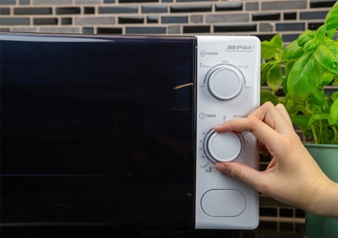 Kuchenka Mikrofalowa MPM-20-KMM-12/W 20L 700W 5 Poziomów Mocy Biała